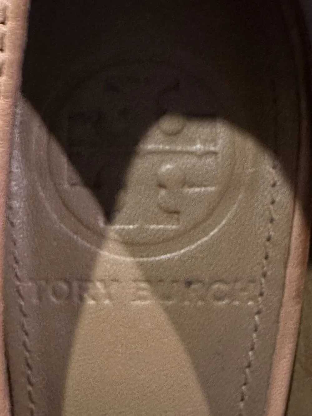 Tory Burch Leather Pumps Size 6 Nude Metal Logo Detail On Heel